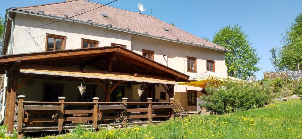Ubytovani Elias Černá v Pošumaví エクステリア 写真