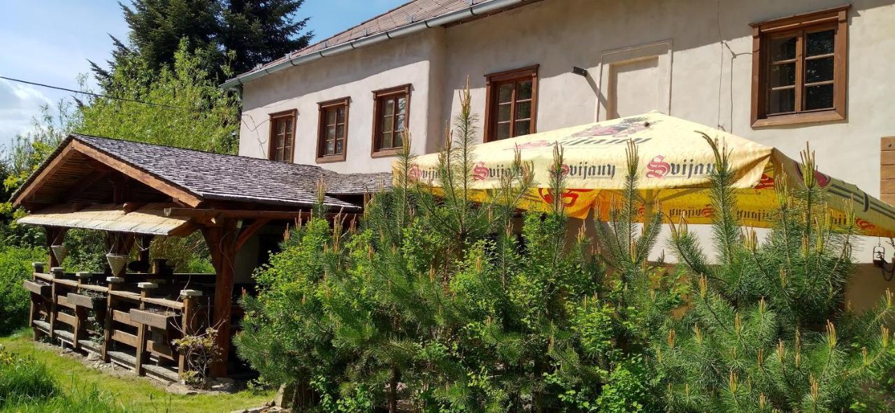 Ubytovani Elias Černá v Pošumaví エクステリア 写真
